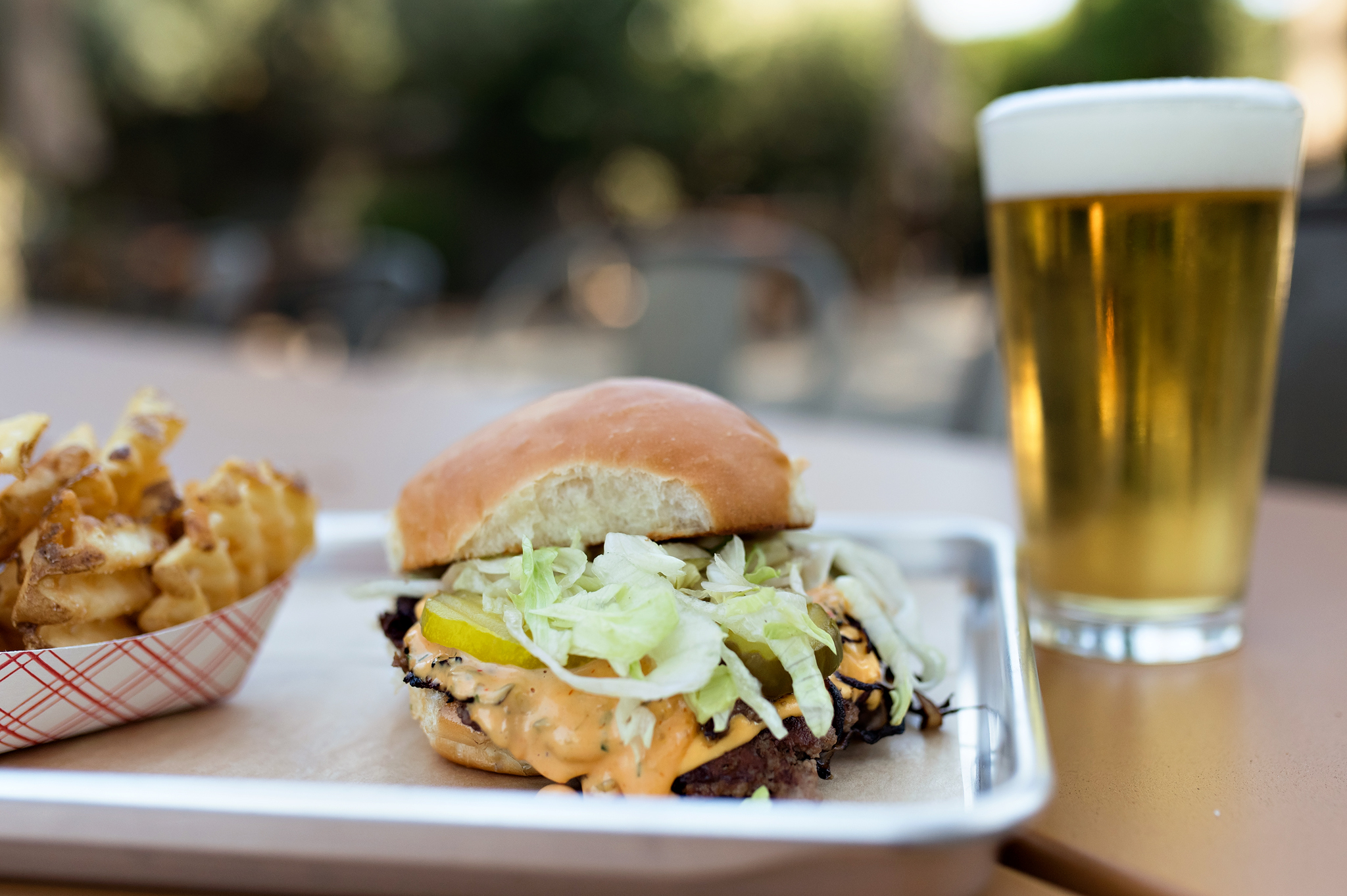 Farmstead_Smashburger_2022-1010 WEB Farmstead smashburger, beer, and fries